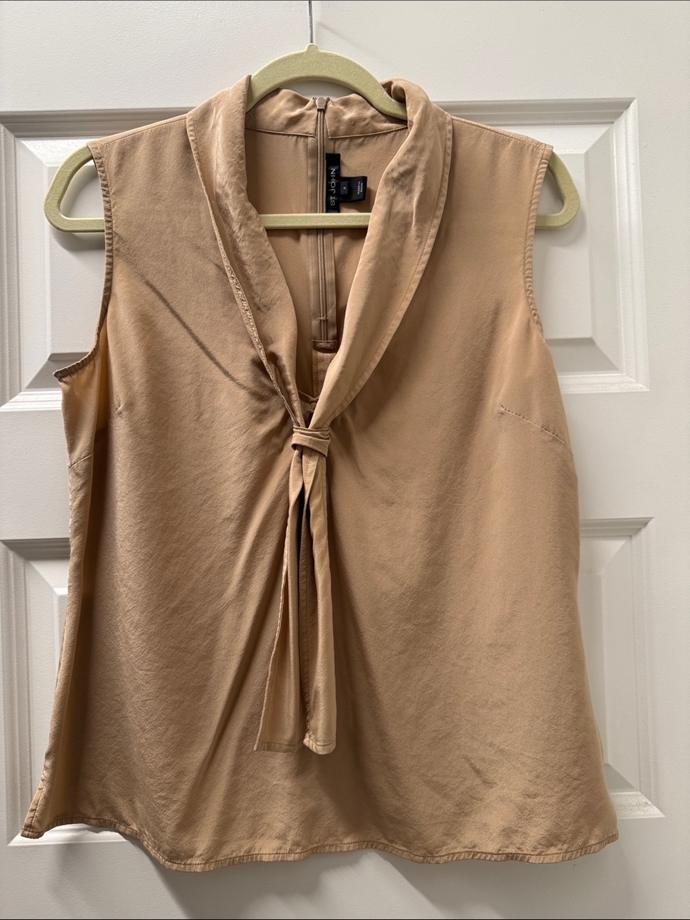 St. John Luxury Silk Blend Sleeveless Tie Neck Blouse Tan Beige Size 6 Small